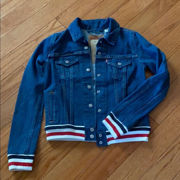 🔥🔥🔥NEW Levi's Original Rib Trim Trucker Denim Jacket - Picture 2 of 7